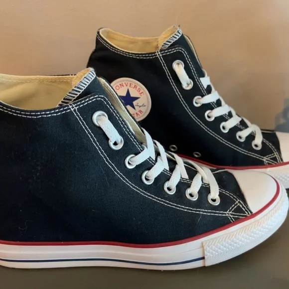 Women’s All-Star, Chuck Taylor Wedge Size 10 - Picture 5 of 8